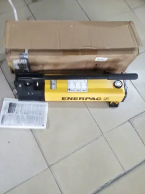 ENERPAC P802 10000PSI HYDRAULIC HAND PUMP