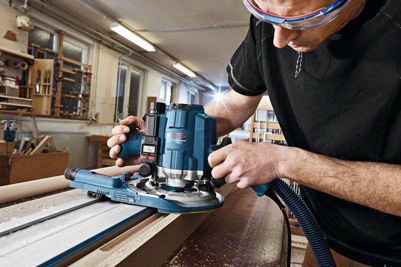 BOSCH GOF 1250 CE 1250W PROFESSIONAL ROUTER – Toolz.ng