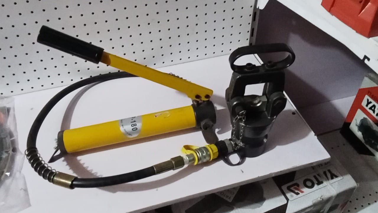 CP-180 350CC HYDRAULIC HAND PUMP WITH 70-400 SQ.MM SEPARABLE CRIMPING TOOLS - Image 2
