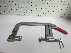 GT TOOLS MEDIUM SIZE VALVE SPRING COMPRESSOR