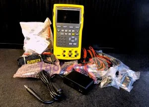 FLUKE 754 DOCUMENTING PROCESS CALIBRATOR WITH HART