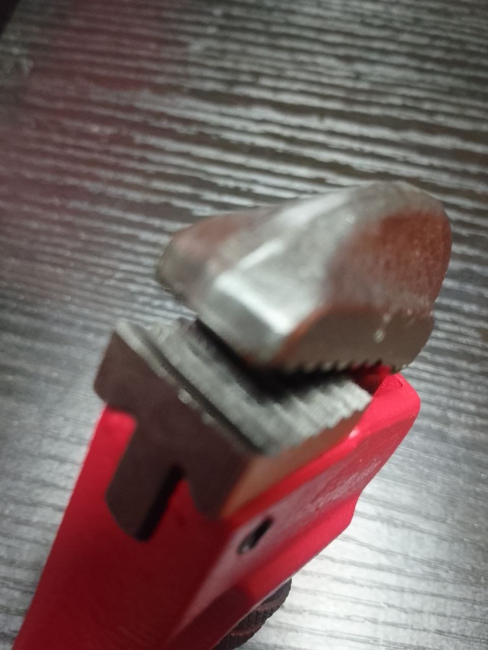 VOREL 55620 8" 195MM PIPE WRENCH TOP VIEW