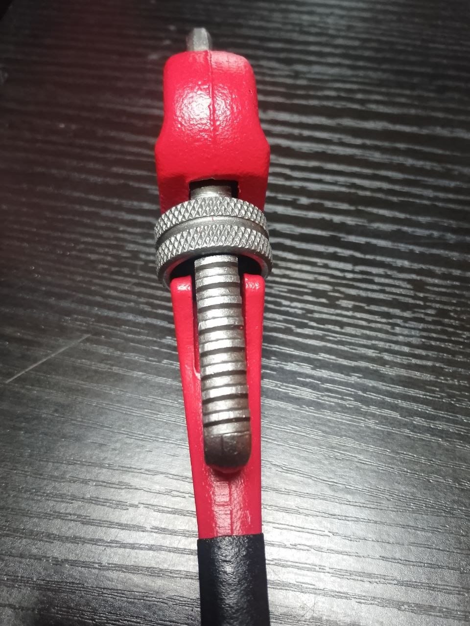 VOREL 55620 8" 195MM PIPE WRENCH FRONT VIEW